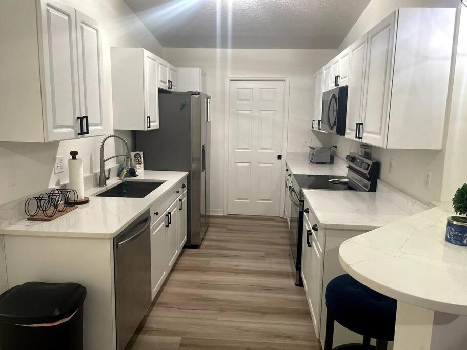 Riverside Riviera At Seminole Heights Тампа Экстерьер фото