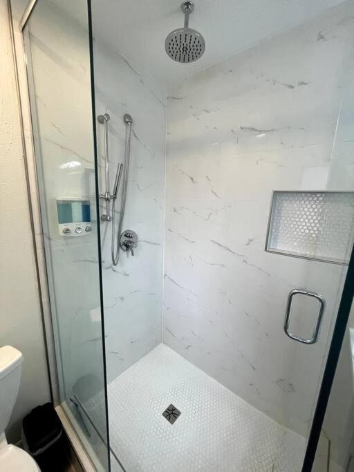 Riverside Riviera At Seminole Heights Тампа Экстерьер фото