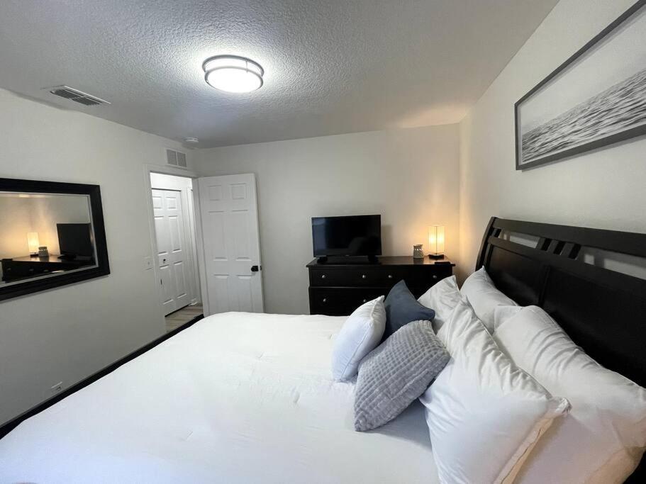 Riverside Riviera At Seminole Heights Тампа Экстерьер фото